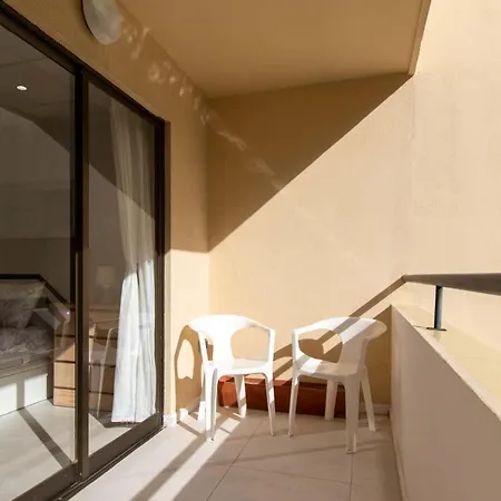 Lovely Two-bedroom With Two Bathrooms That Overlooks The Pool On This Popular Apartmán Los Cristianos (Tenerife)