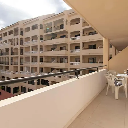 Apartmán Lovely Two-bedroom With Two Bathrooms That Overlooks The Pool On This Popular