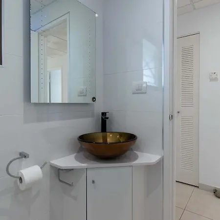 Lovely Two-bedroom With Two Bathrooms That Overlooks The Pool On This Popular Los Cristianos (Tenerife)
